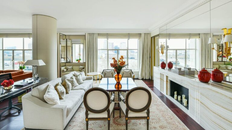 savoy suite living room 768x432